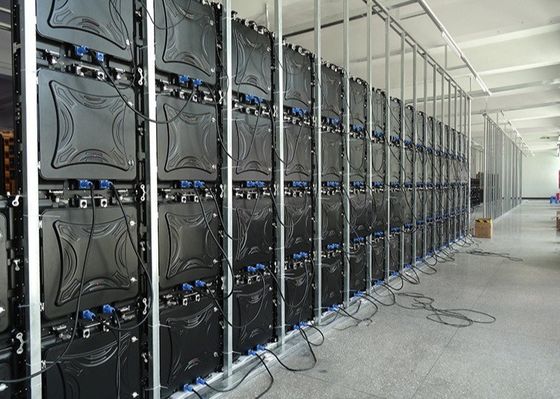 Schirm 64x32pixels 640X640mm SMD2121 P5 300W/M2 Stange DJ LED